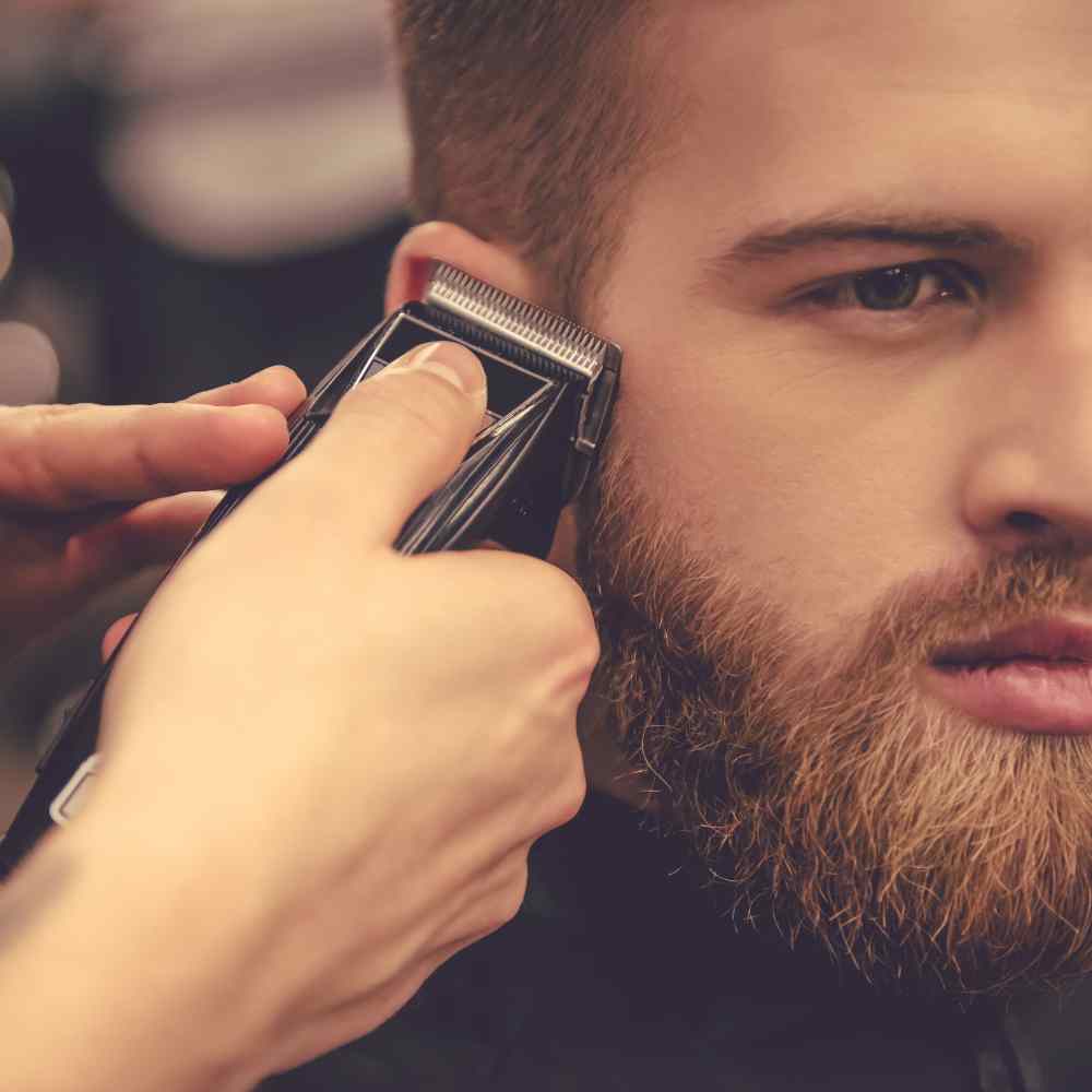 Как ухаживать за бородой и усами